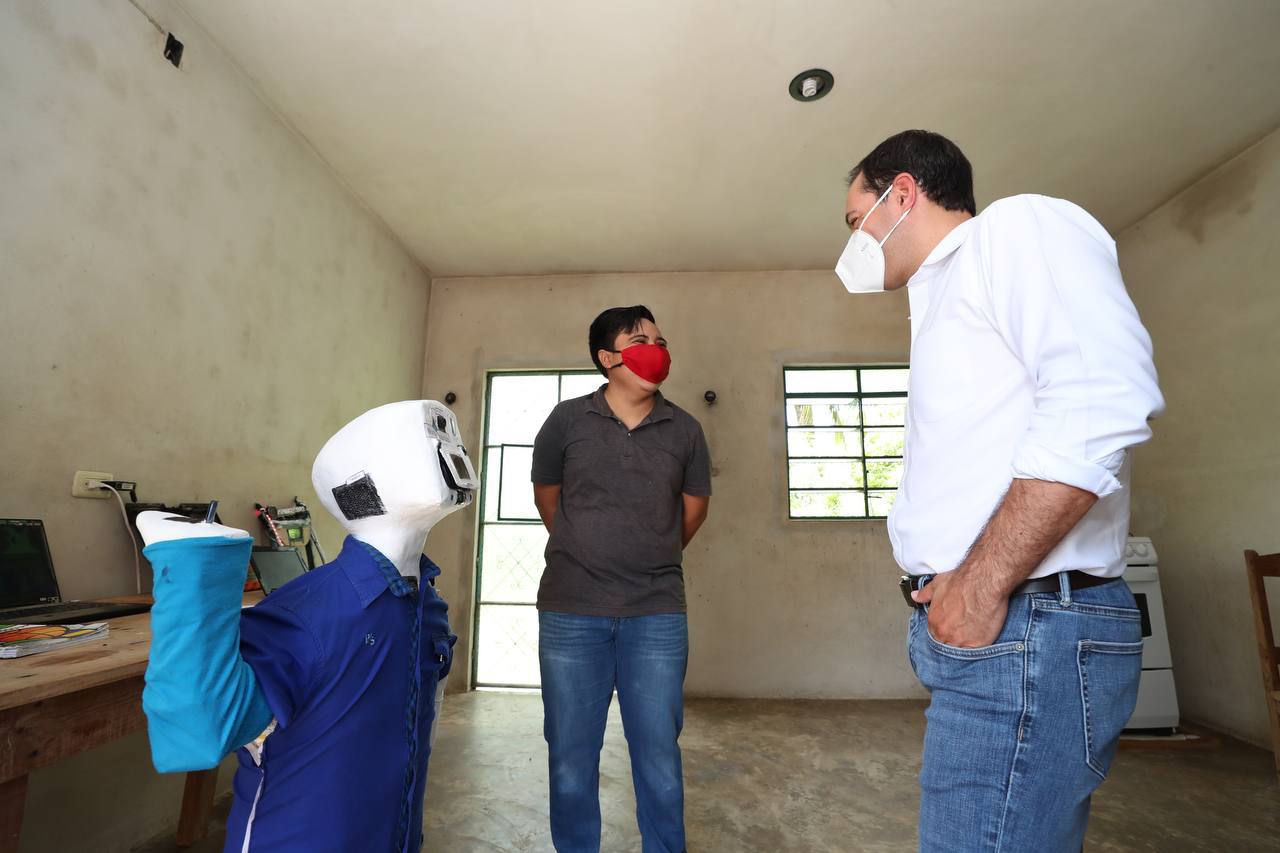 Estudiante yucateco inventó un robot que toma temperatura